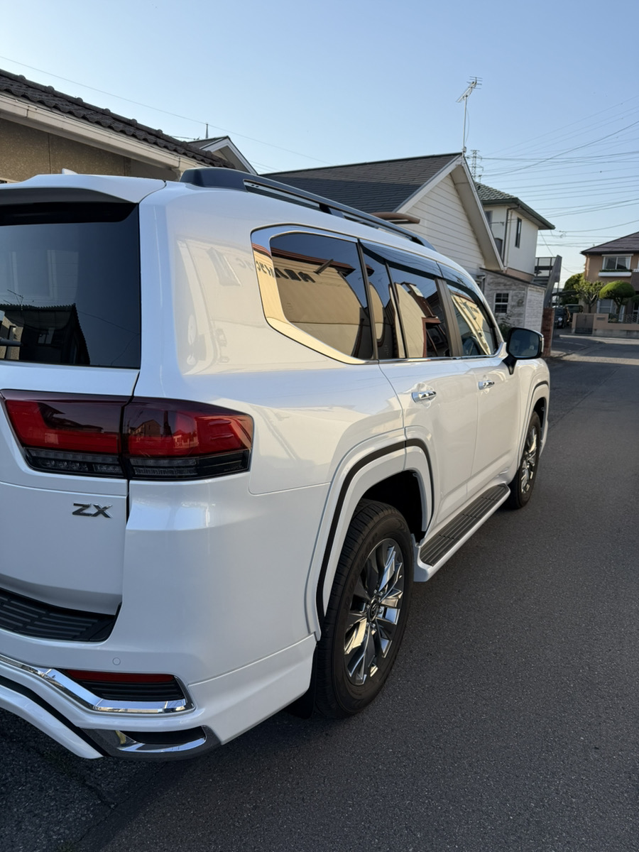 ランクル300ZXのサイドビュー